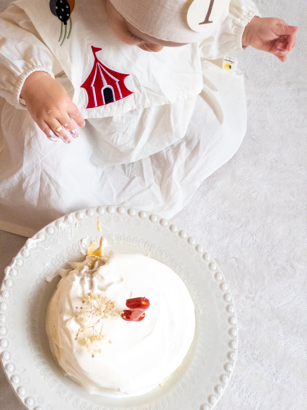 Smash the cake